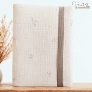 Protège carnet de santé personnalisable au prénom de l'enfant - collection rosée d'éveil - Anaë et Compagnie