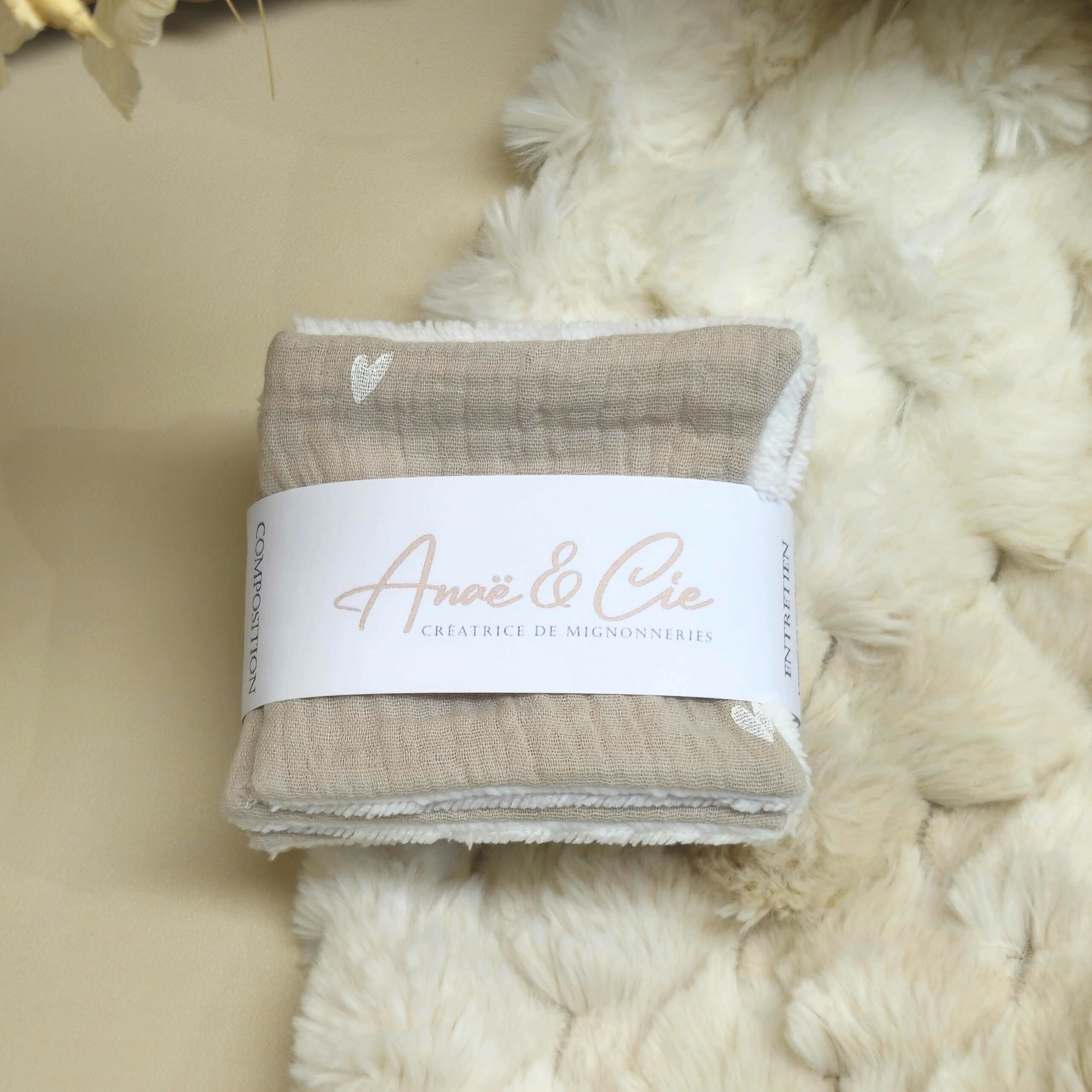 Lot de 7 cotons lavables en double gaze de coton et éponge bambou antimicrobienne. Collection cœur de douceur.