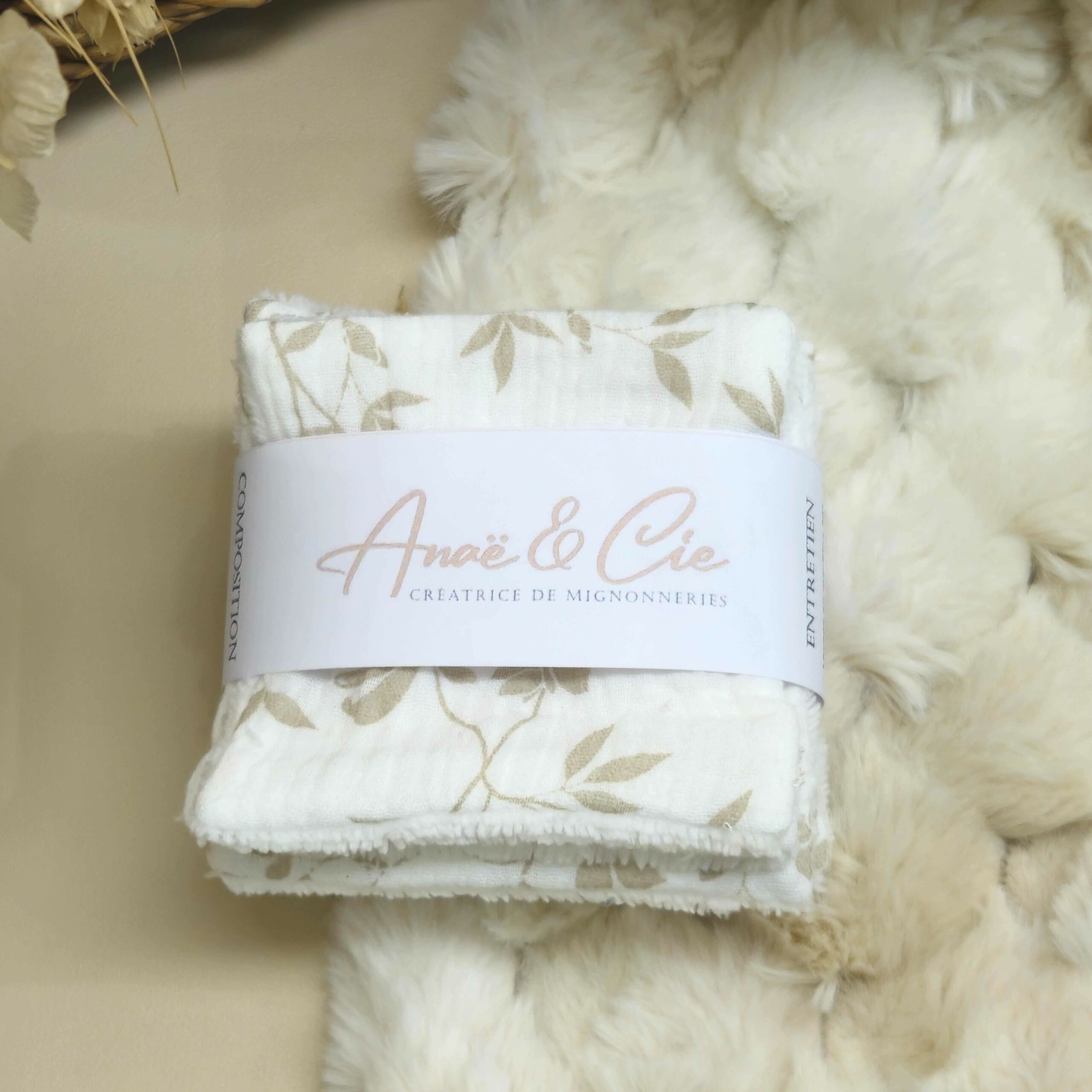 Lot de 7 cotons lavables en double gaze de coton et éponge bambou antimicrobienne. Collection fleur de velours.