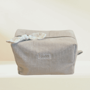 Trousse de toilette bébé en velours côtelé beige, doublée en double gaze de coton, collection fleur de velours - format S