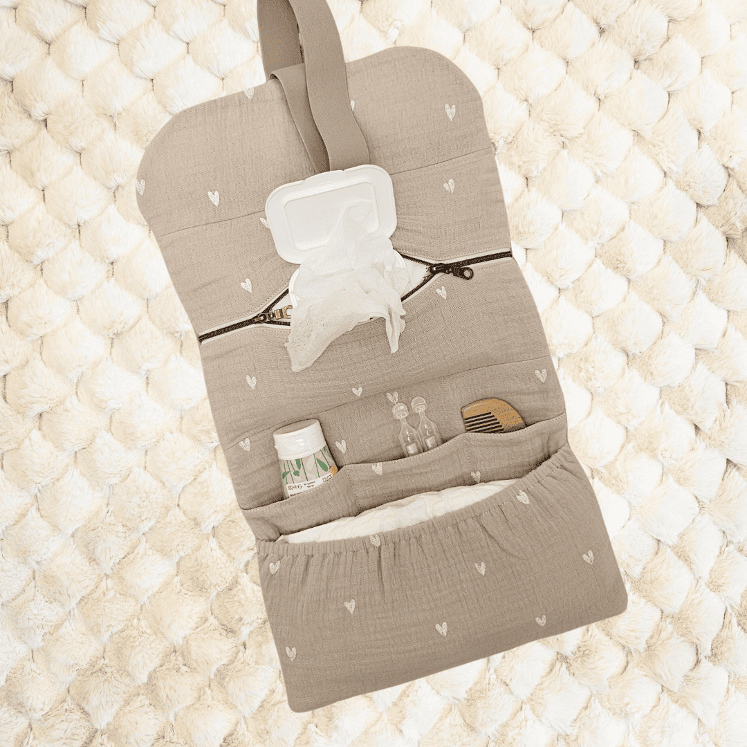 Intérieur pochette de change, doublure beige, cœur blanc - collection cœur de douceur