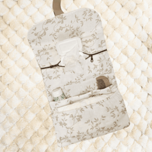Intérieur pochette de change, doublure blanc, motif arabesque floral beige - collection fleurs de velours