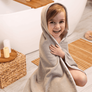 Cape de bain bébé bambou Nuée de Tendresse – Anaë et Compagnie, création artisanale en micro éponge bambou et double gaze de coton