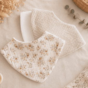 Lot de bavoirs bandana en double gaze beige et fleuri