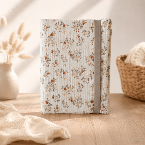 Protège carnet de santé fermé vue de face à la verticale