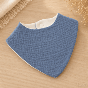 Bavoir bandana bébé en double gaze de coton bleu jean clair