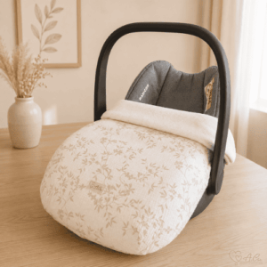 ouverture de cosy bébé Fleur de Velours en double gaze blanche à motif floral beige, vue 3/4