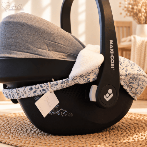 Élastique de maintien au dos de la couverture de cosy Bleu de Porcelaine – Anaë & Compagnie.